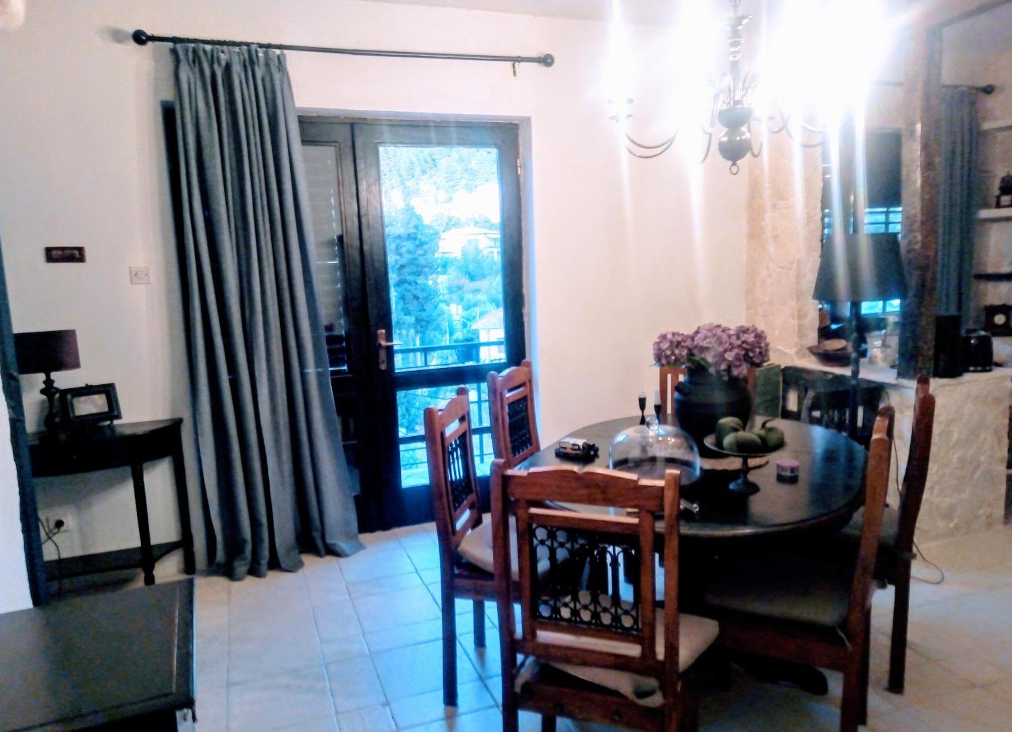 Victoria Apartment